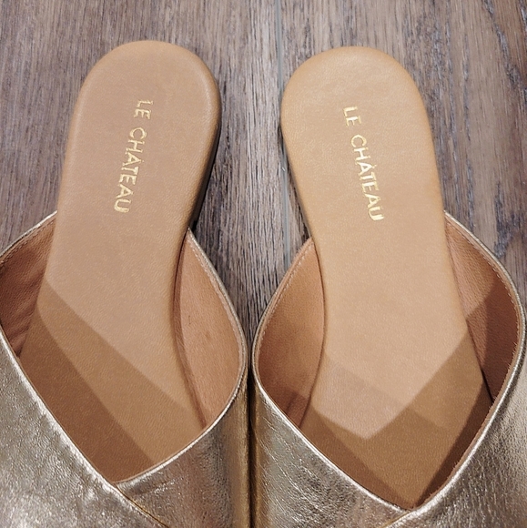 Le Chateau Leather sandal bundle (3 pairs). Women size 38 (size 7 U S.) - Picture 4 of 5